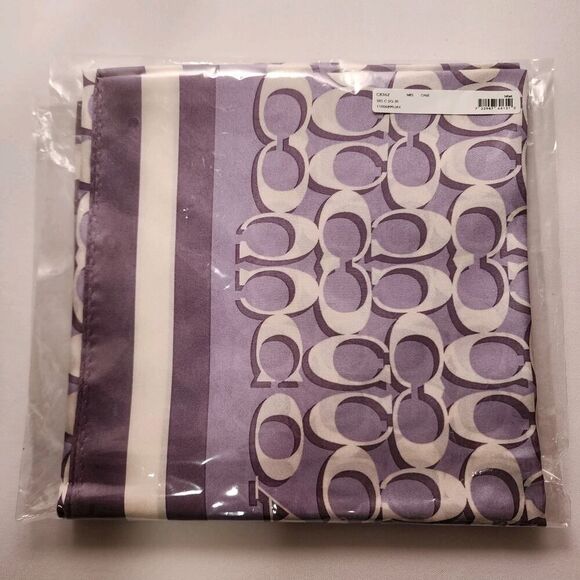 NWT COACH C8362 Signature Print Silk Square Scarf Mist Violet Purple - Picture 1 of 3